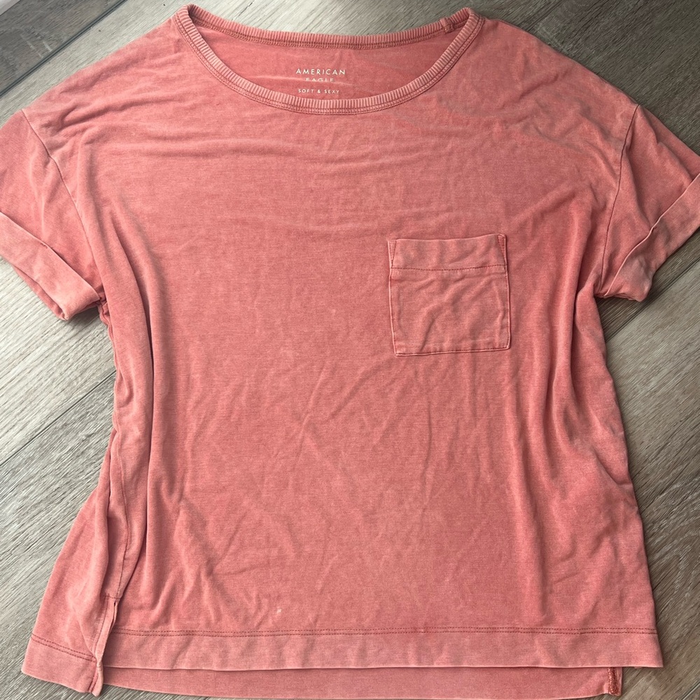 American Eagle Outfitters Coral Short Sleeve Tee
